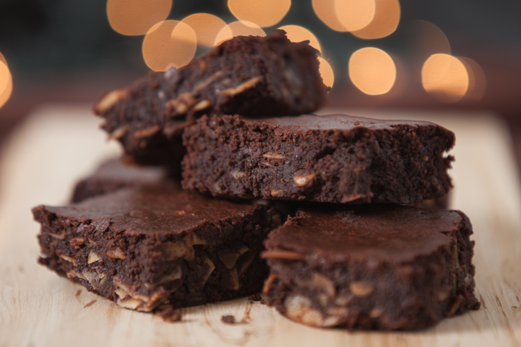 Dark chocolate brownie with prunes