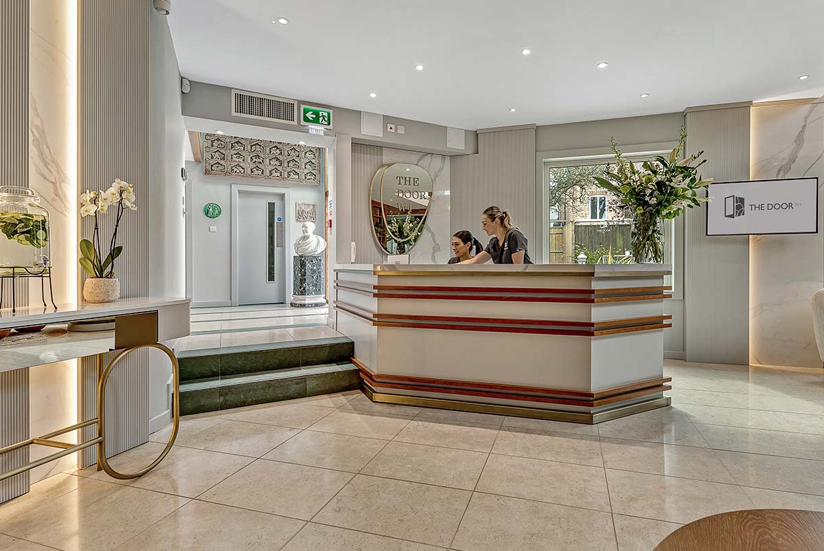 the-door-w4-reception