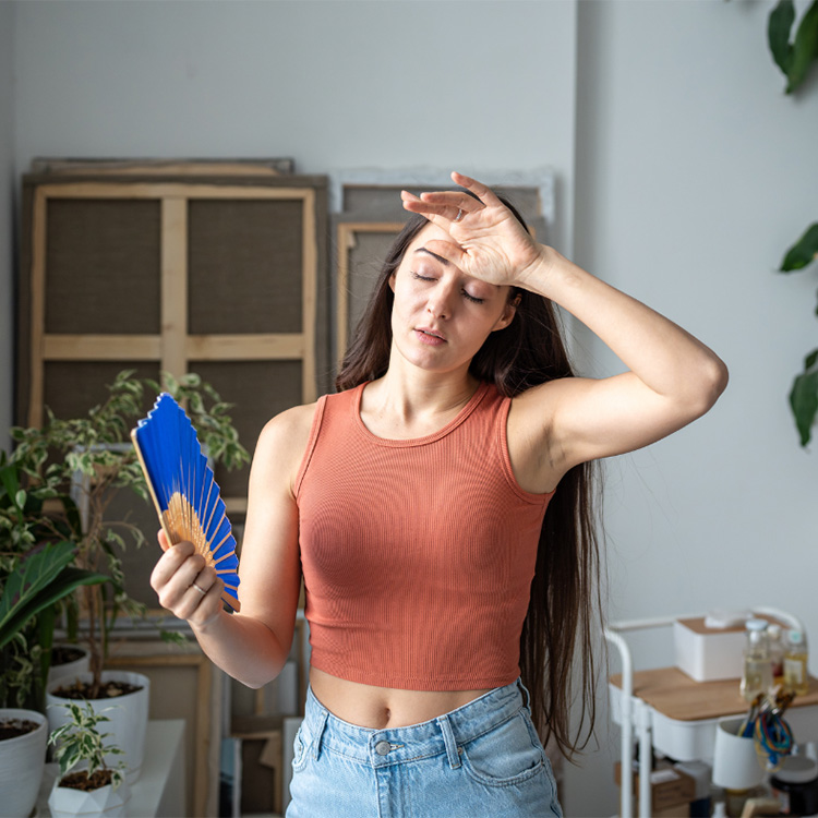  Dr Reamika West describs how hot weather affects your body and mind